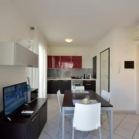 Apartment Bilocale Con Balcone Mina 6 *