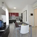 Appartamento Bilocale Con Balcone Mina 6 *
