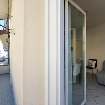 Bilocale Con Balcone Mina 6 Apartmán *
