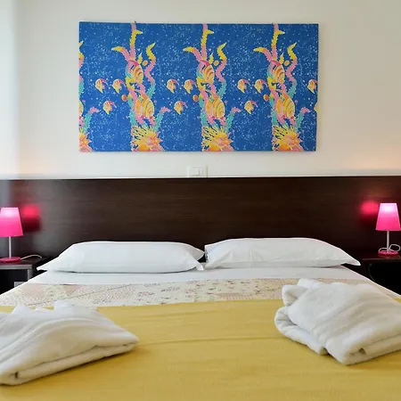 Апартаменты Bilocale Con Balcone Mina 6 *