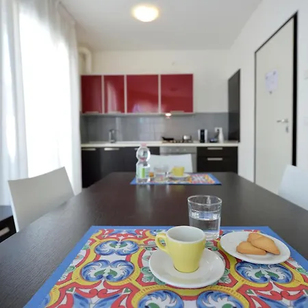 Bilocale Con Balcone Mina 6 Apartmán *