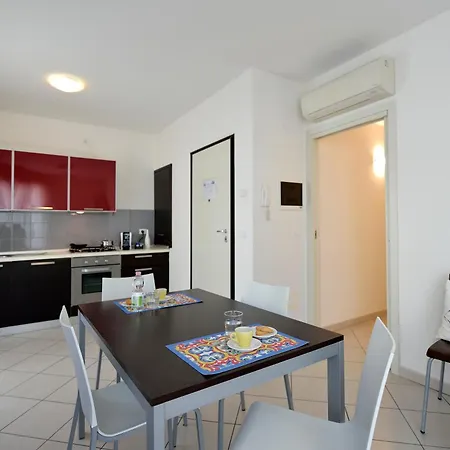 Bilocale Con Balcone Mina 6 Apartmán *