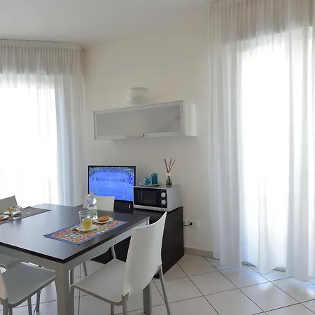 Bilocale Con Balcone Mina 6 Apartmán