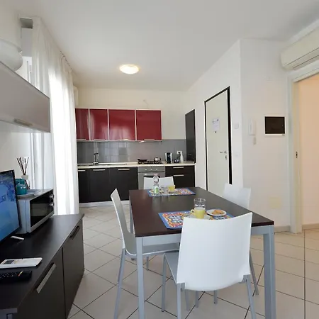 Bilocale Con Balcone Mina 6 Apartmán *