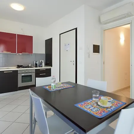 Appartamento Bilocale Con Balcone Mina 6