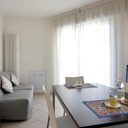 Bilocale Con Balcone Mina 6 Апартаменты Каттолика