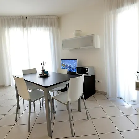 Bilocale Con Balcone Mina 6 * Каттолика