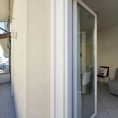 Appartamento Bilocale Con Balcone Mina 6 *