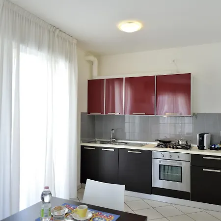 Bilocale Con Balcone Mina 6 *