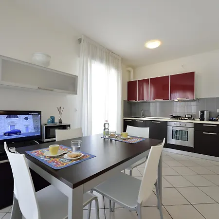Apartmán Bilocale Con Balcone Mina 6 *