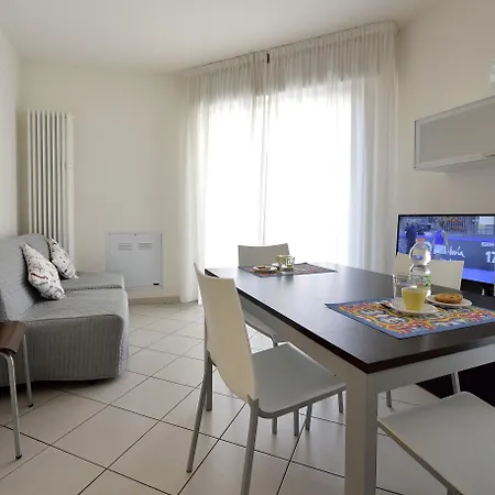 Bilocale Con Balcone Mina 6