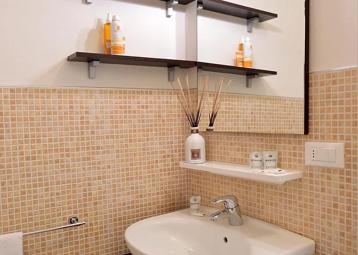 Bilocale Con Balcone Mina 6 아파트