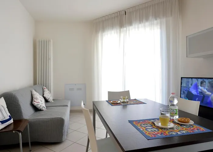 Bilocale Con Balcone Mina 6 Апартаменты Каттолика