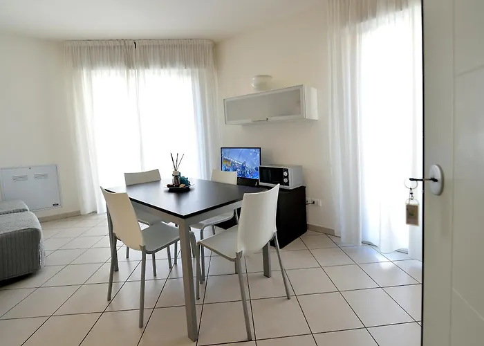 Bilocale Con Balcone Mina 6 * Каттолика