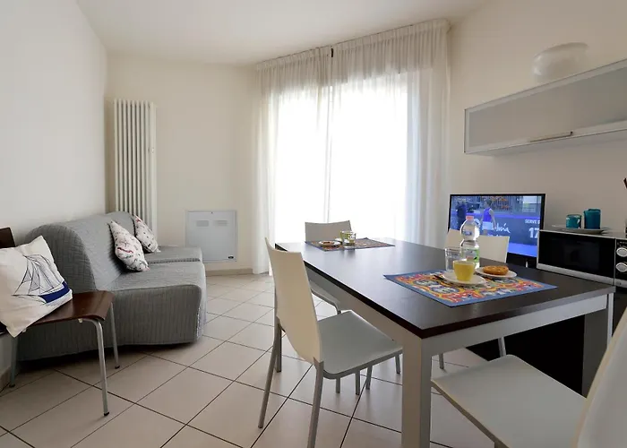 Апартаменты Bilocale Con Balcone Mina 6