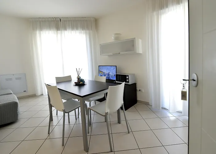 아파트 Bilocale Con Balcone Mina 6 카톨리카