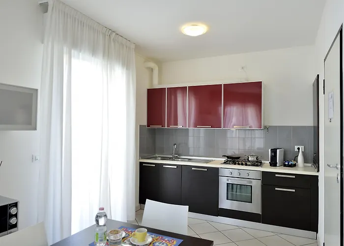 Bilocale Con Balcone Mina 6 *