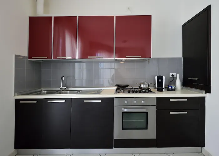 Bilocale Con Balcone Mina 6 Каттолика