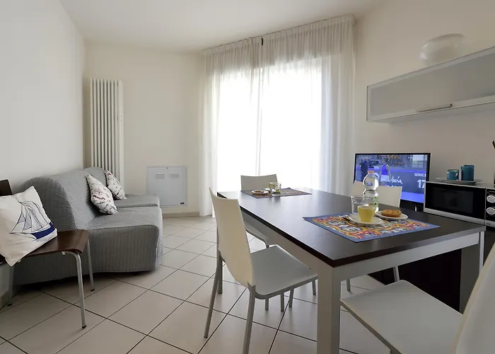 Bilocale Con Balcone Mina 6